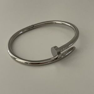 Nail bracelet 16cm